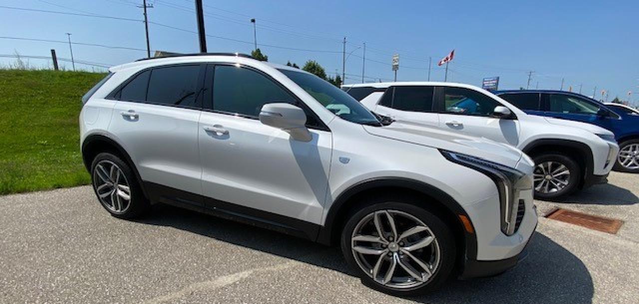 2023 Cadillac XT4 AWD Sport Photo1
