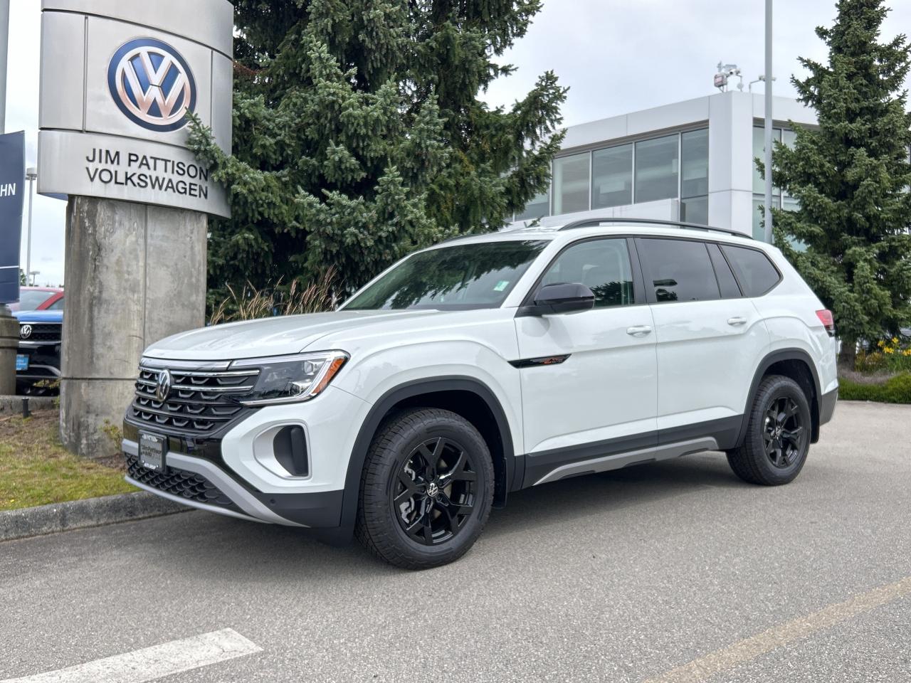 New 2025 Volkswagen Atlas Peak Edition 2.0 TSI 4MOTION for sale in Surrey, BC