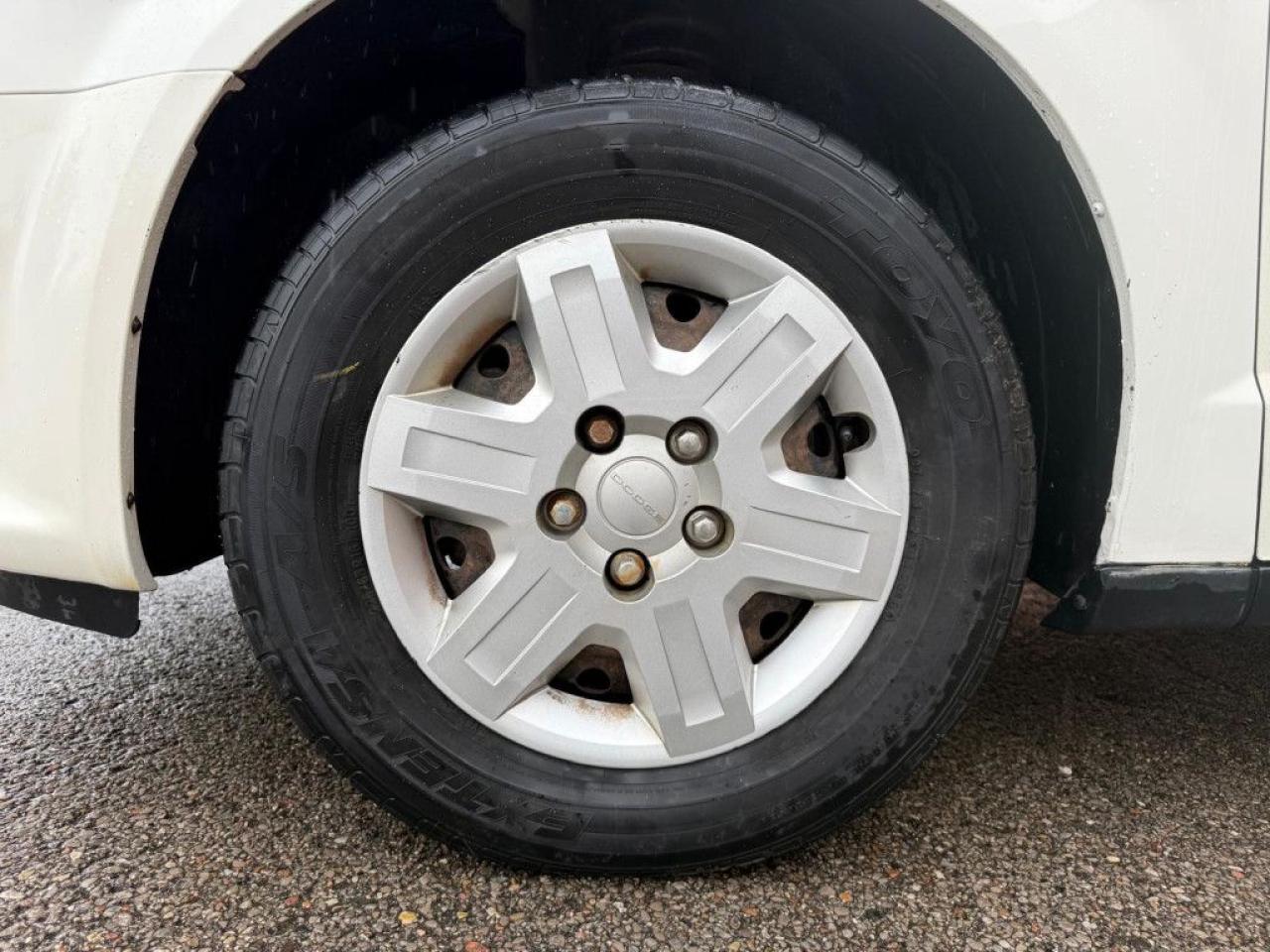 2012 Dodge Grand Caravan SXT | ONE OWNER | STOW N GO | MULTI-FUNCTION STEERING WHEEL | ECON MODE | AUX | - Photo #12