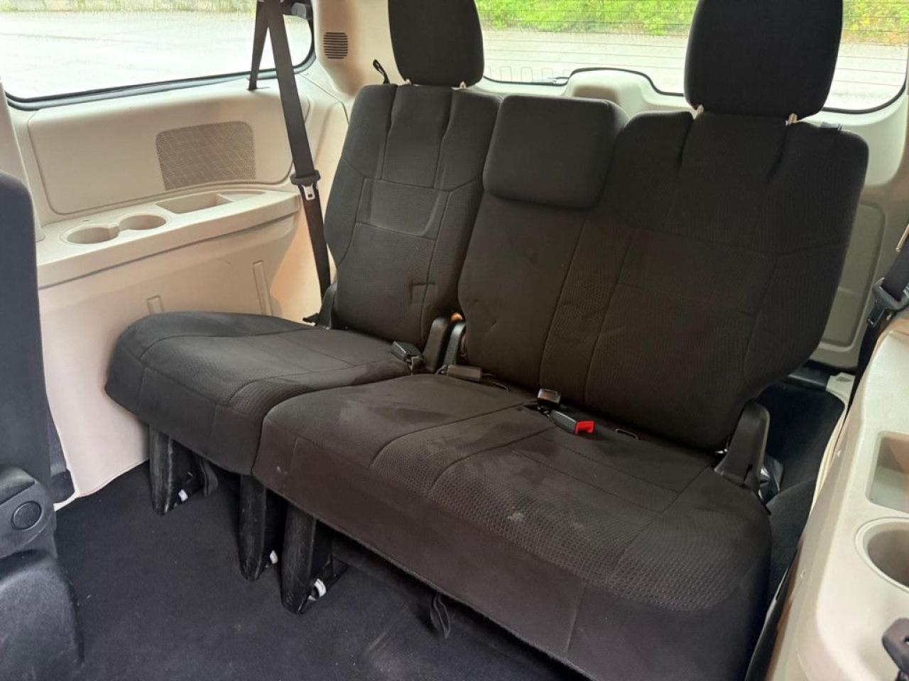 2012 Dodge Grand Caravan SXT | ONE OWNER | STOW N GO | MULTI-FUNCTION STEERING WHEEL | ECON MODE | AUX | - Photo #16