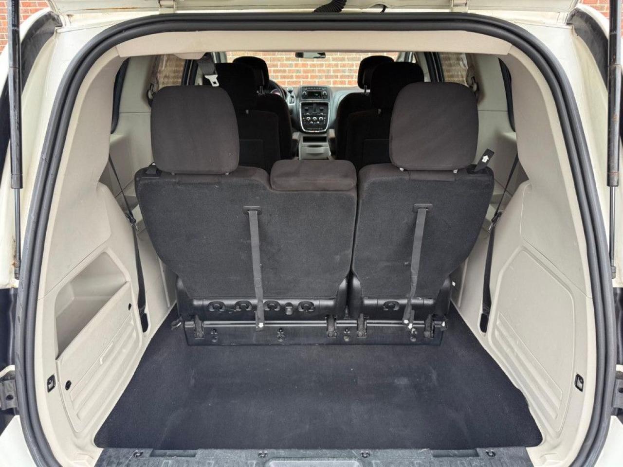 2012 Dodge Grand Caravan SXT | ONE OWNER | STOW N GO | MULTI-FUNCTION STEERING WHEEL | ECON MODE | AUX | - Photo #20