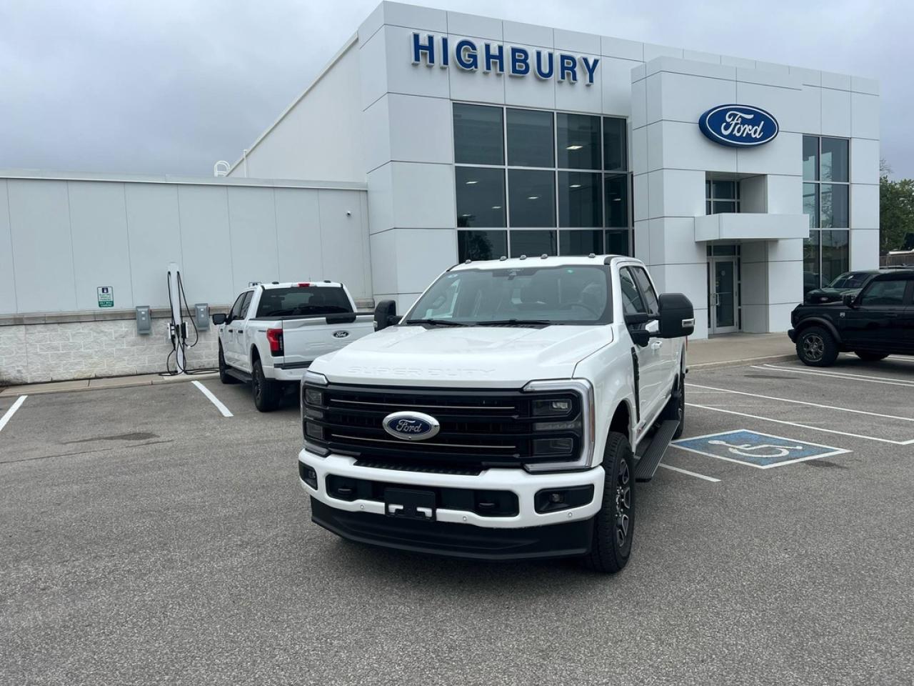 New 2025 Ford Super Duty F-350 Platinum for sale in London, ON