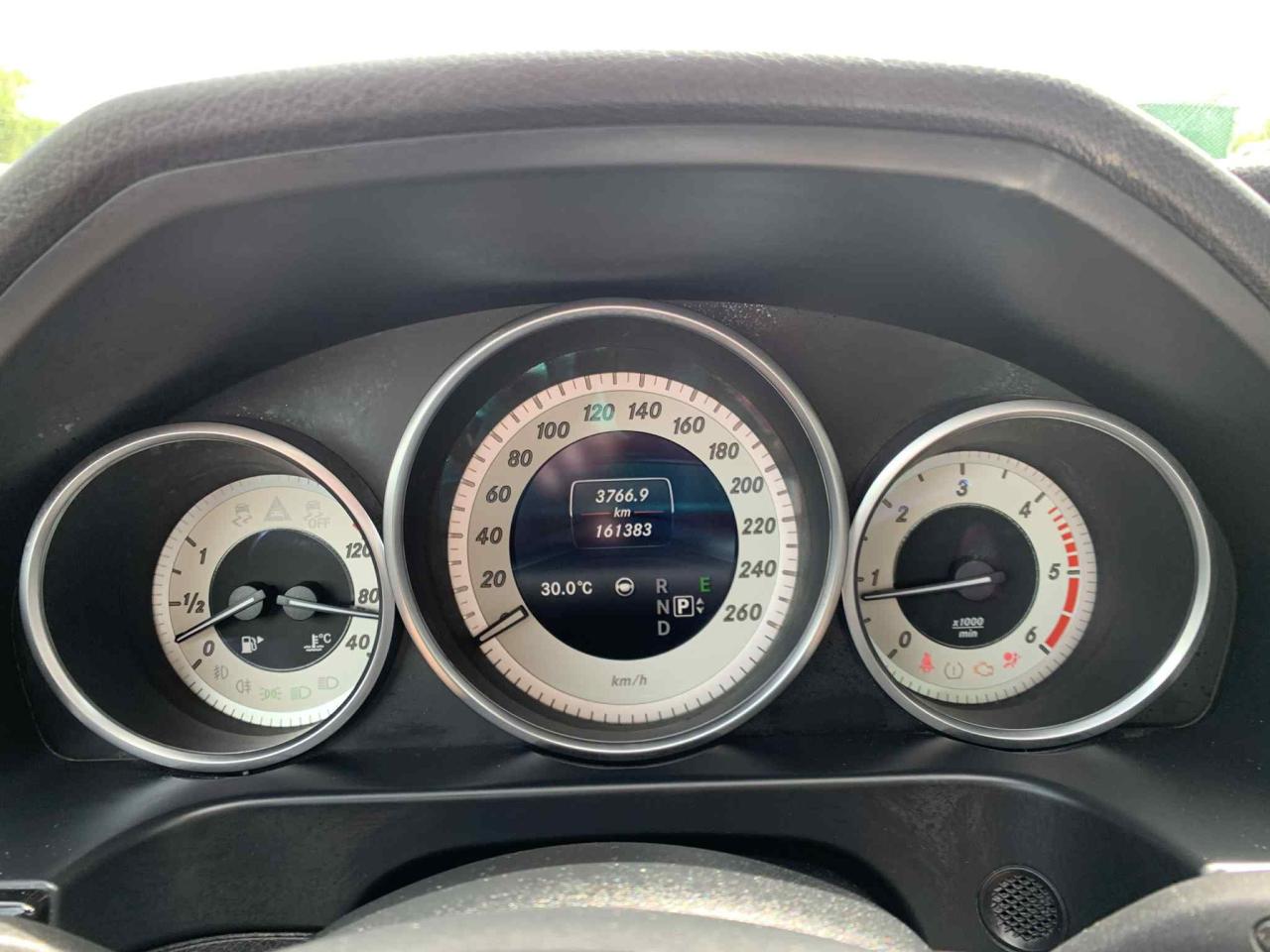 2016 Mercedes-Benz E-Class E 250 BlueTEC - Photo #24