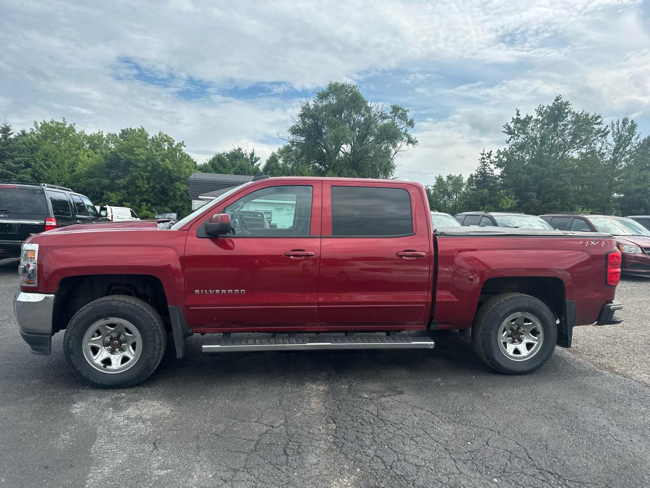 2018 Chevrolet Silverado 1500 4WD Crew Cab 143.5" LT Photo24