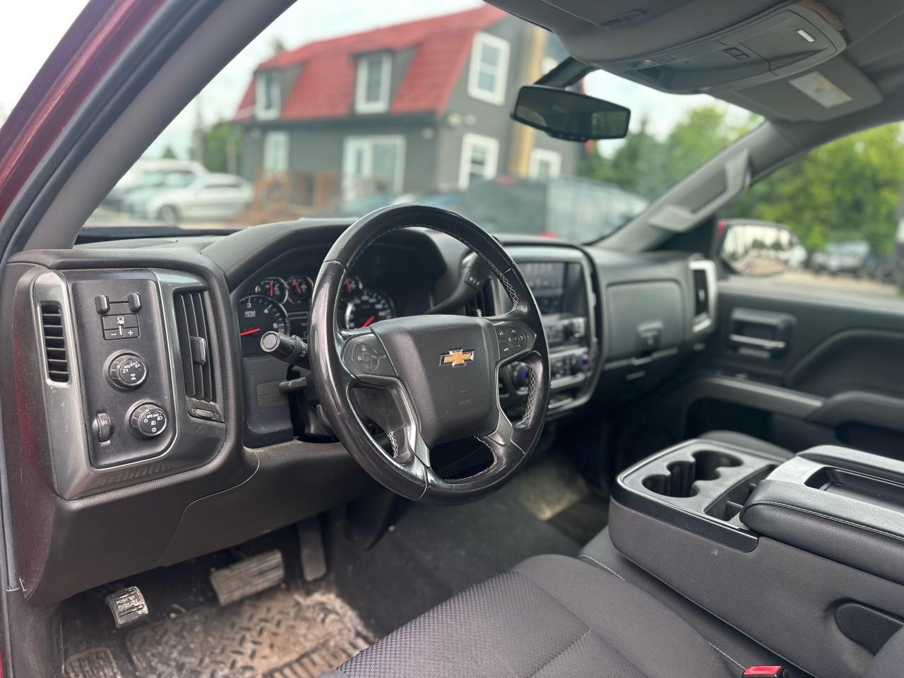 2018 Chevrolet Silverado 1500 4WD Crew Cab 143.5" LT Photo28