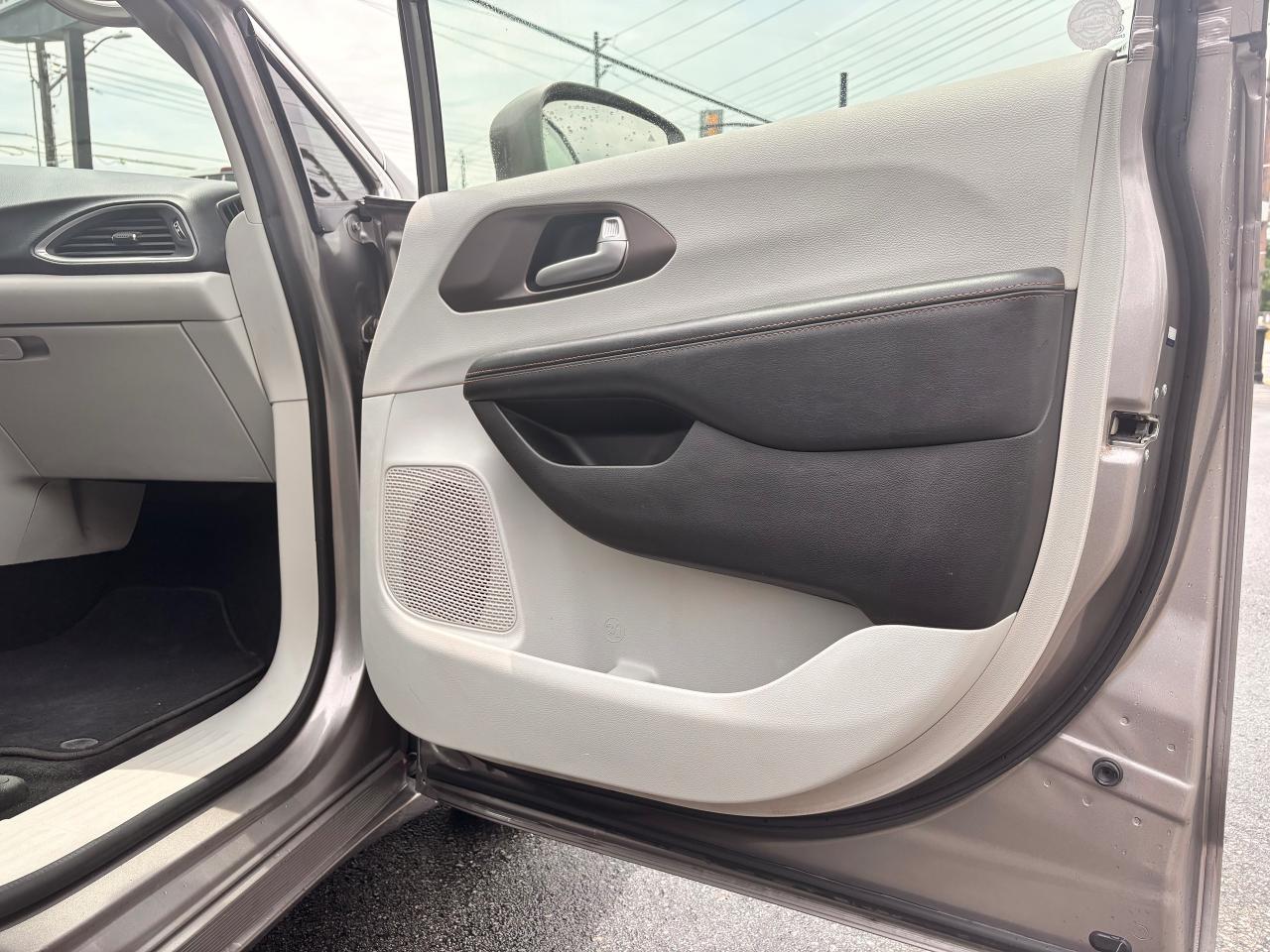 2018 Chrysler Pacifica Touring-L Plus
