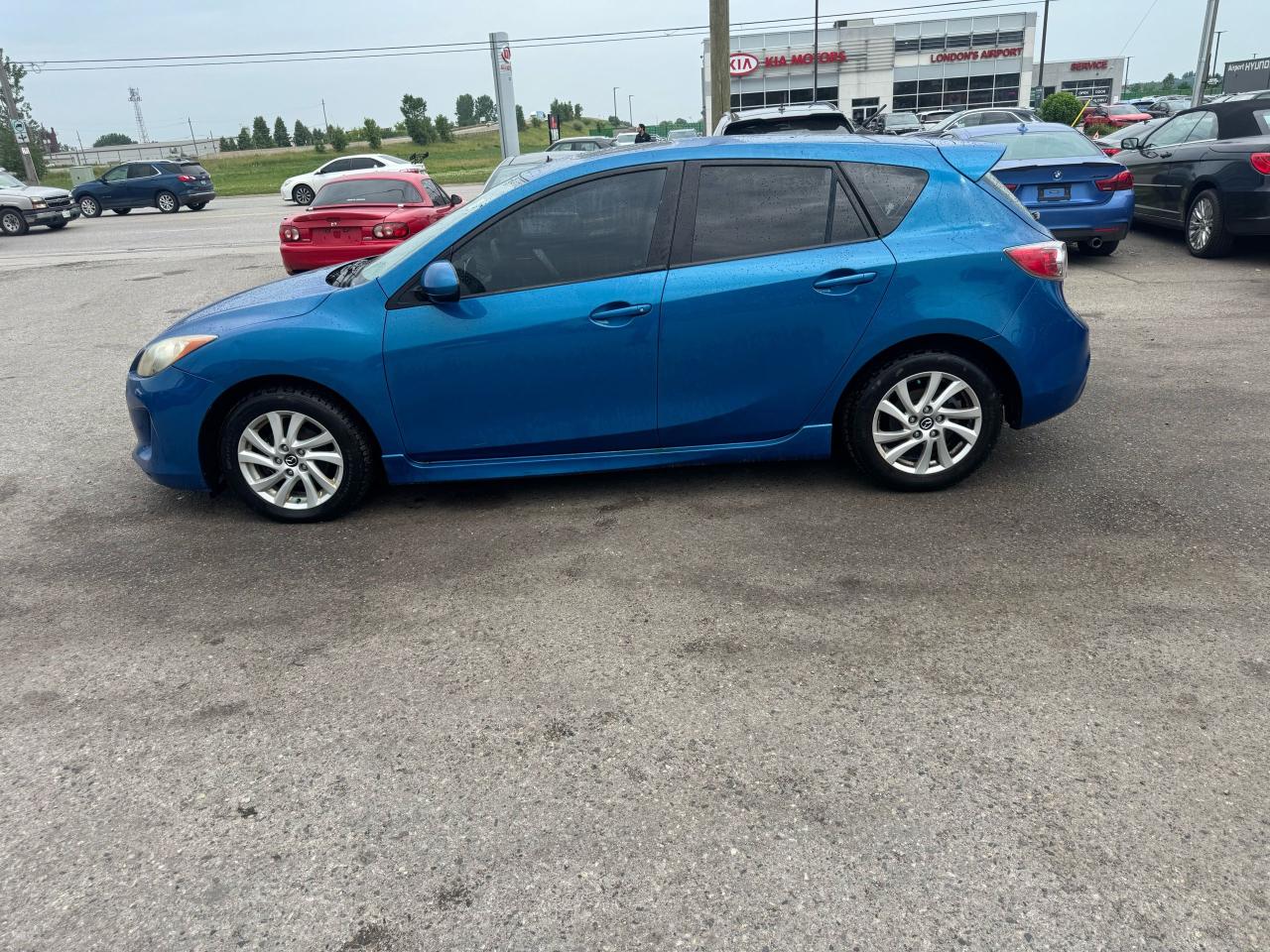 2013 Mazda MAZDA3 GS-SKY - Photo #2