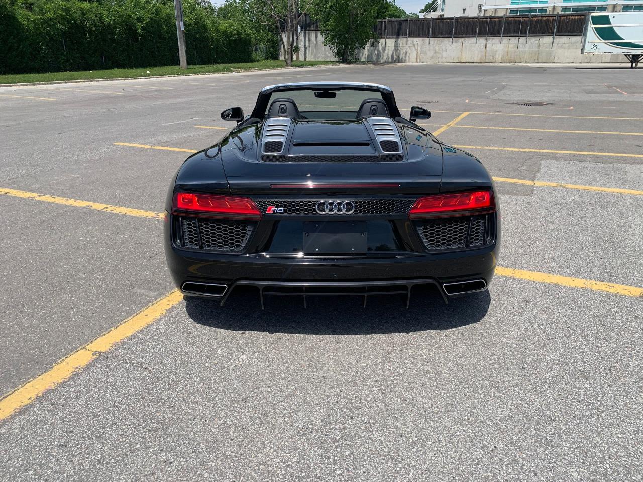 2017 Audi R8 V10/ SPYDER / LOW KM / SUPER CLEAN / NO ACCIDENT / - Photo #4