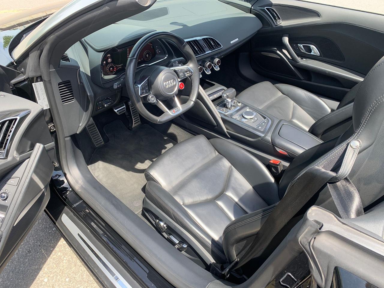 2017 Audi R8 V10/ SPYDER / LOW KM / SUPER CLEAN / NO ACCIDENT / - Photo #5