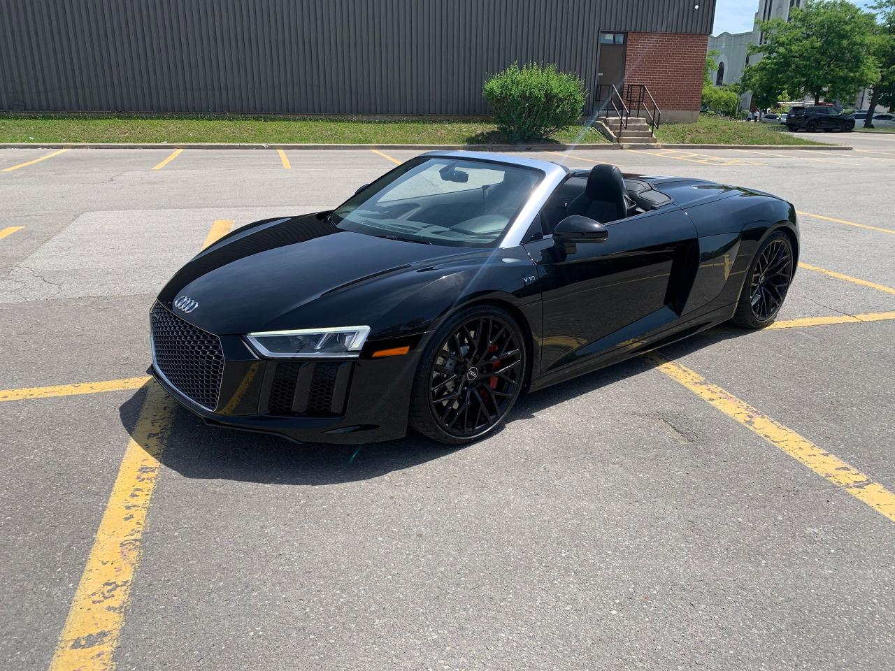 2017 Audi R8 V10/ SPYDER / LOW KM / SUPER CLEAN / NO ACCIDENT /