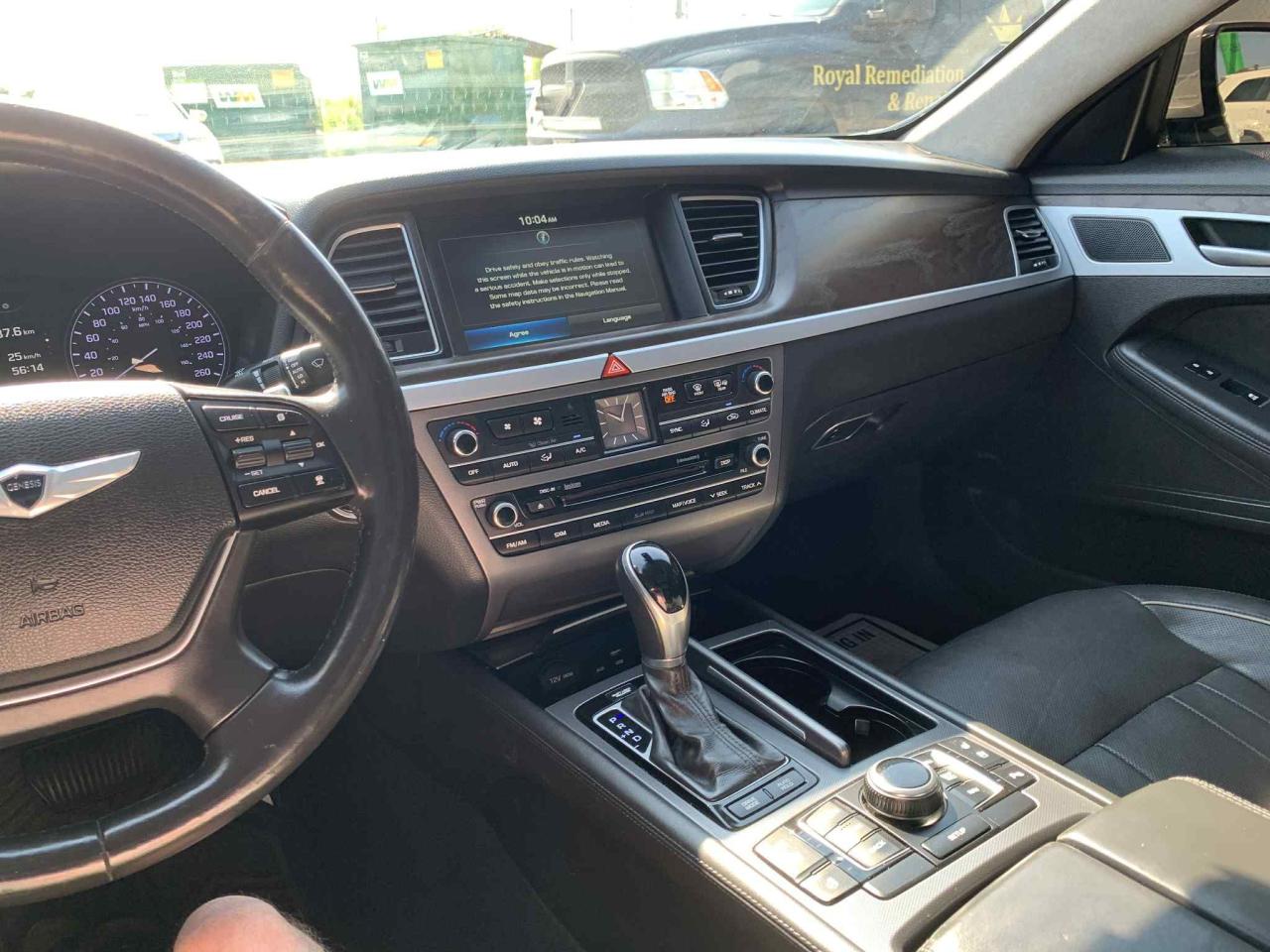 2015 Hyundai Genesis Ultimate - Photo #10