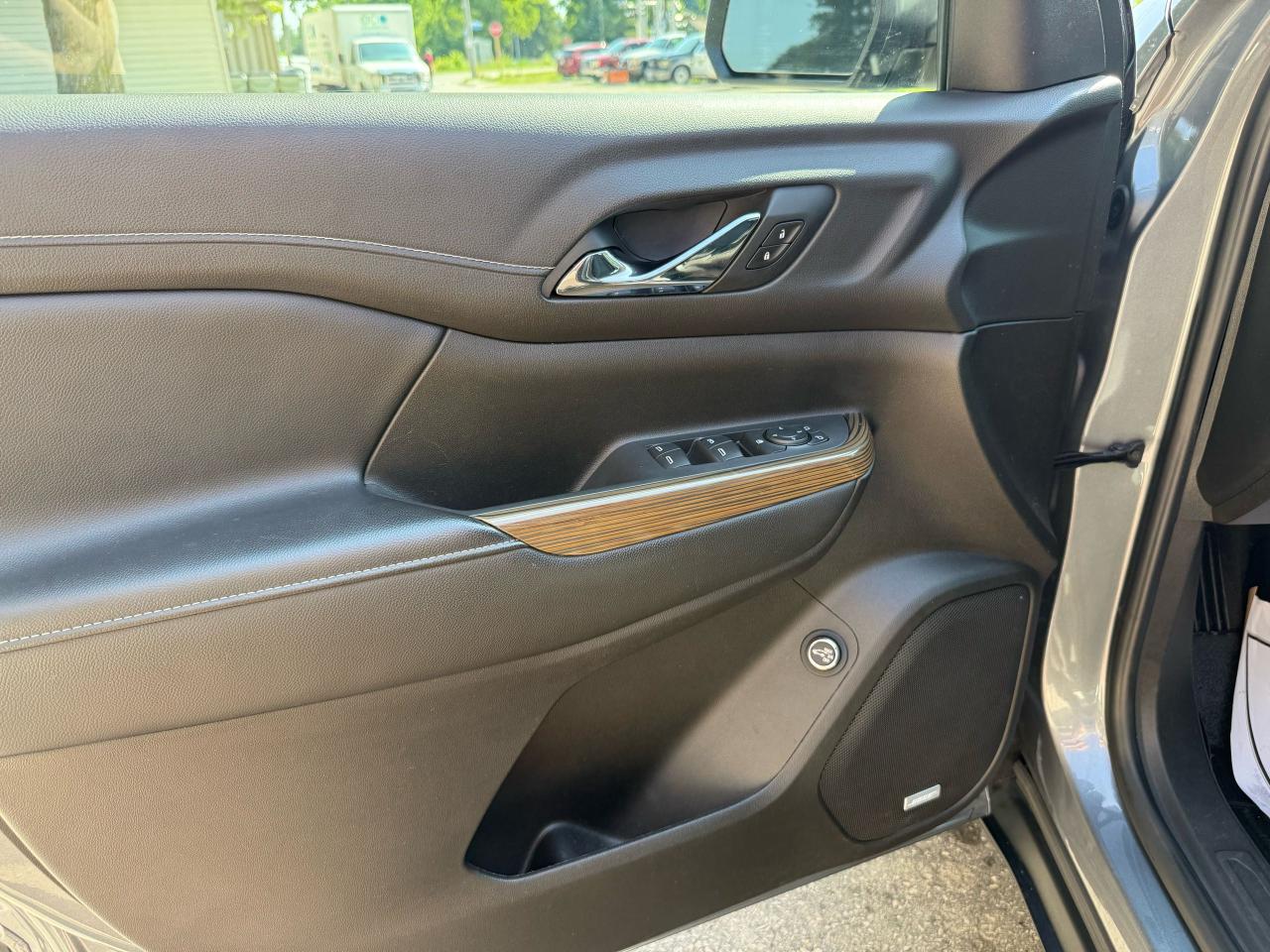 2021 GMC Acadia SLE - Photo #8