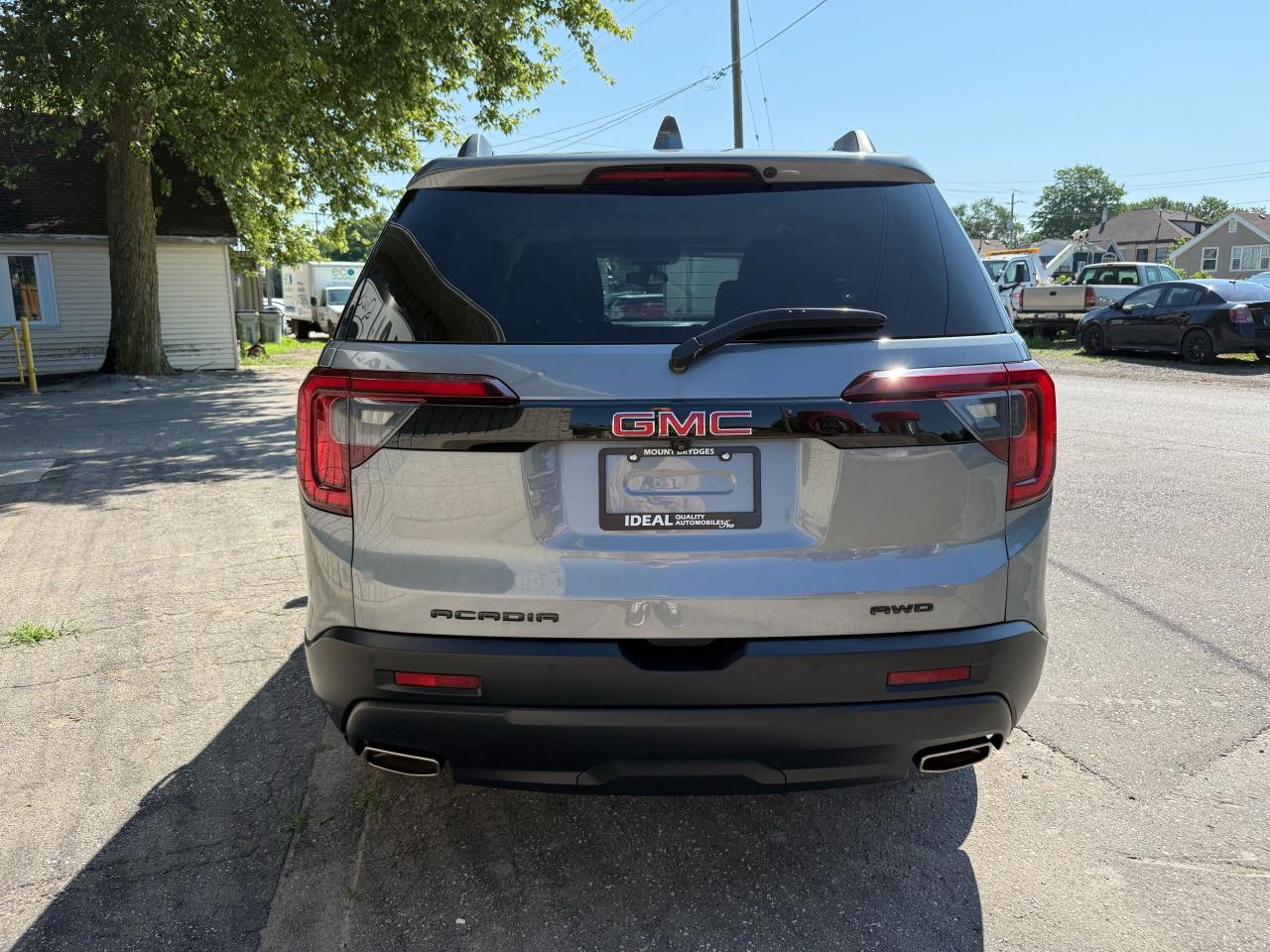 2021 GMC Acadia SLE - Photo #4