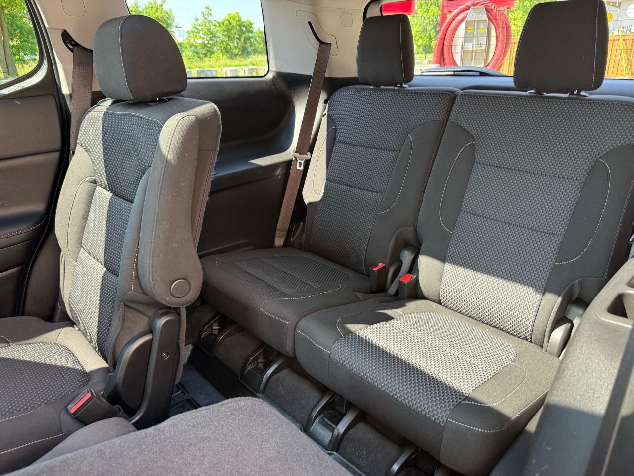 2021 GMC Acadia SLE - Photo #11