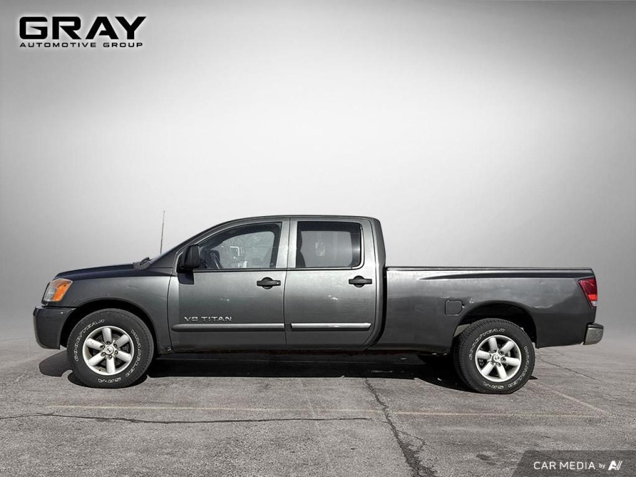 2011 Nissan Titan 5.6L V8/LEATHER/CREW/4x4 - Photo #2