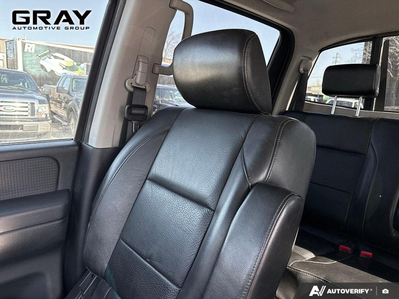 2011 Nissan Titan 5.6L V8/LEATHER/CREW/4x4 - Photo #14