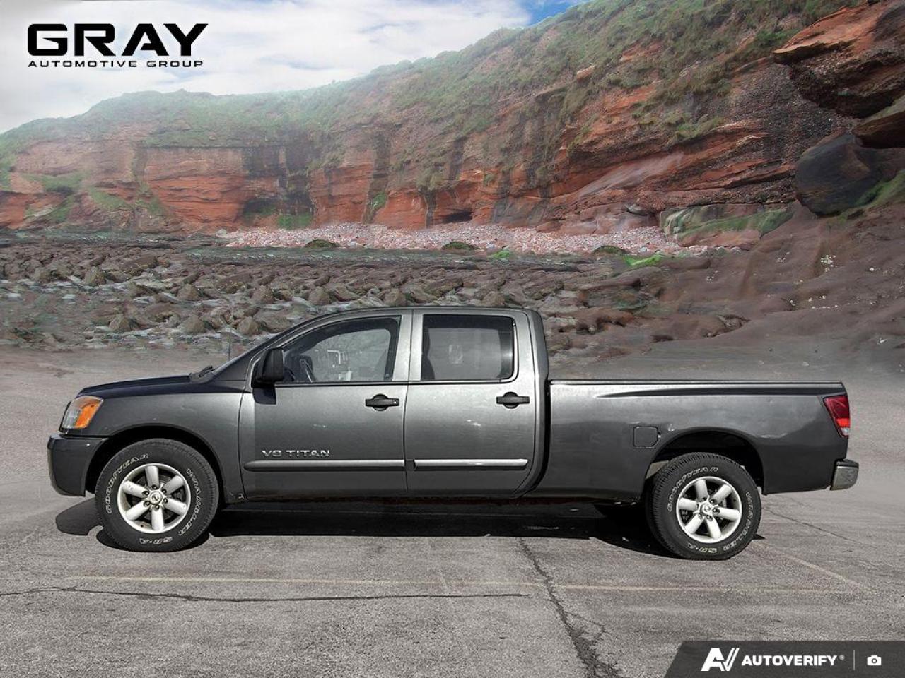 2011 Nissan Titan 5.6L V8/LEATHER/CREW/4x4 - Photo #2