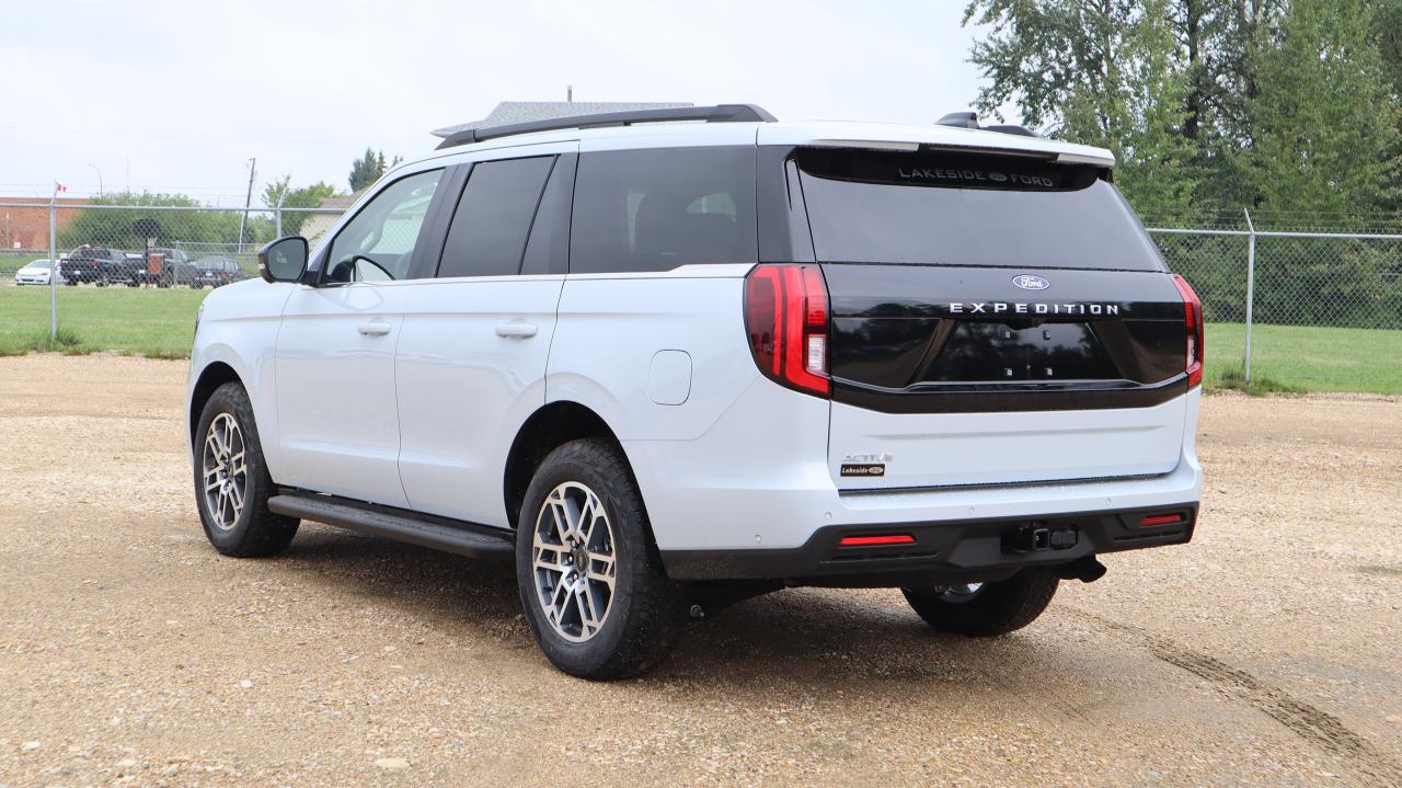 2025 Ford Expedition Active Photo5