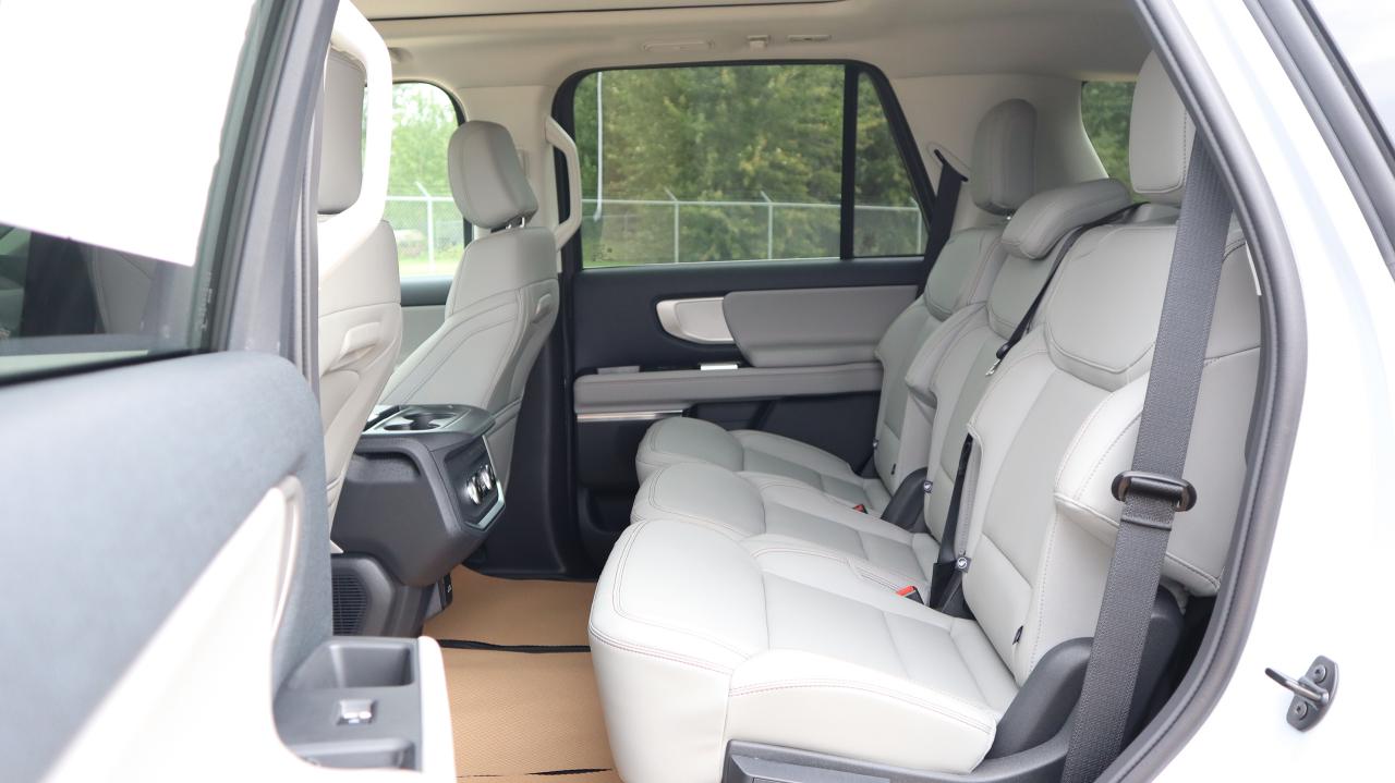 2025 Ford Expedition Active Photo5