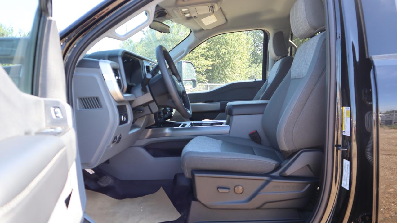 2025 Ford F-350 Super Duty SRW Lariat Photo5