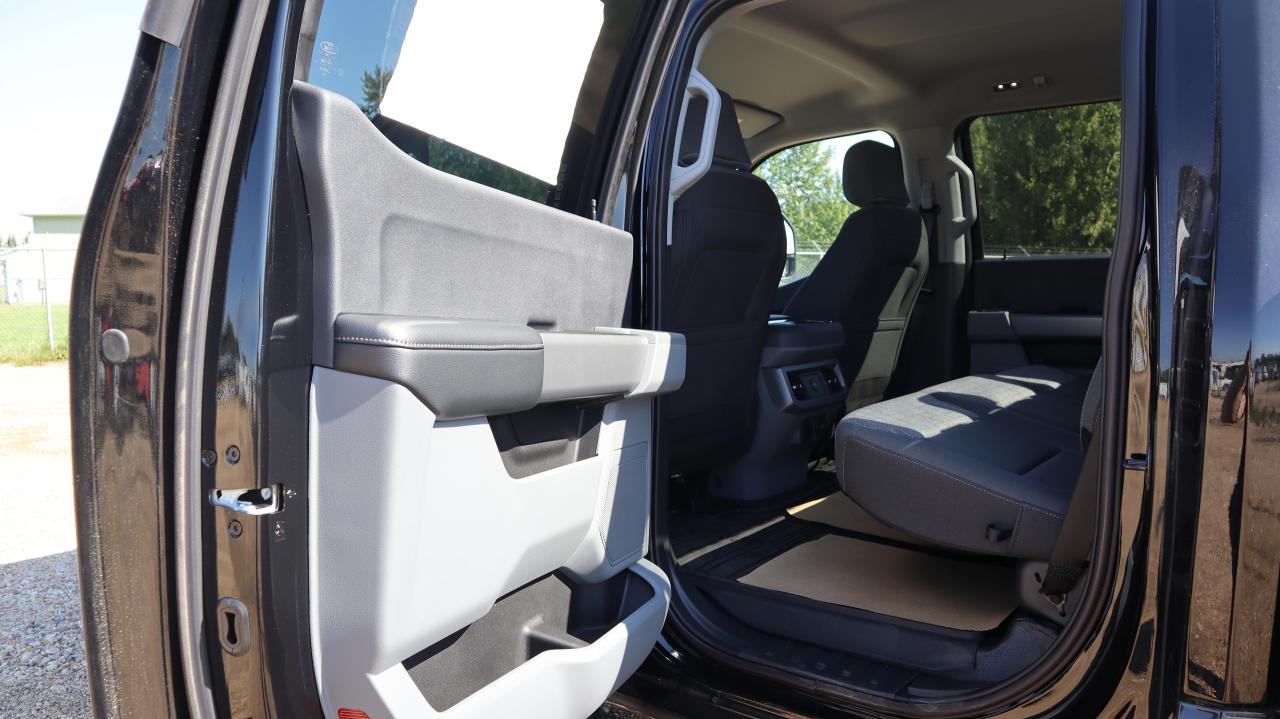 2025 Ford F-350 Super Duty SRW Lariat Photo5