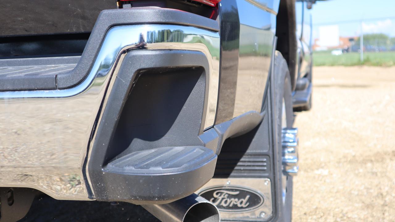 2025 Ford F-350 Super Duty SRW Lariat Photo5