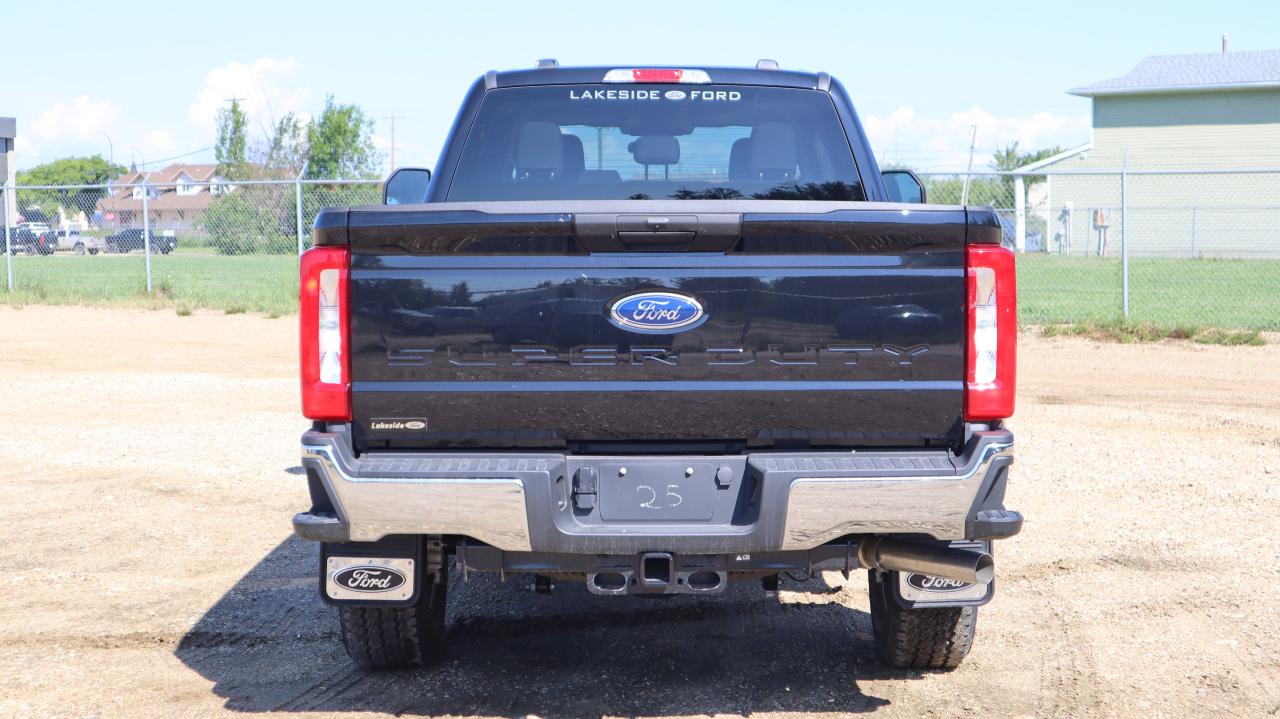 2025 Ford F-350 Super Duty SRW Lariat Photo5