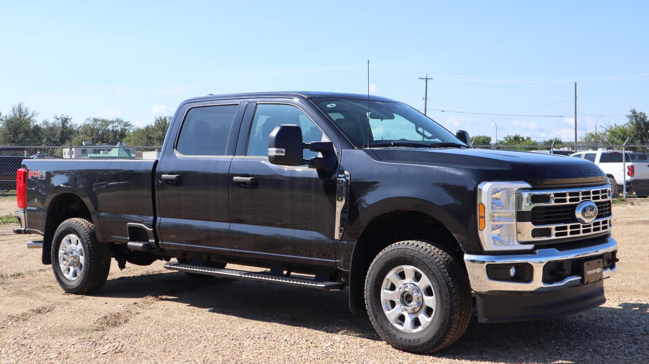 2025 Ford F-350 Super Duty SRW Lariat Photo3