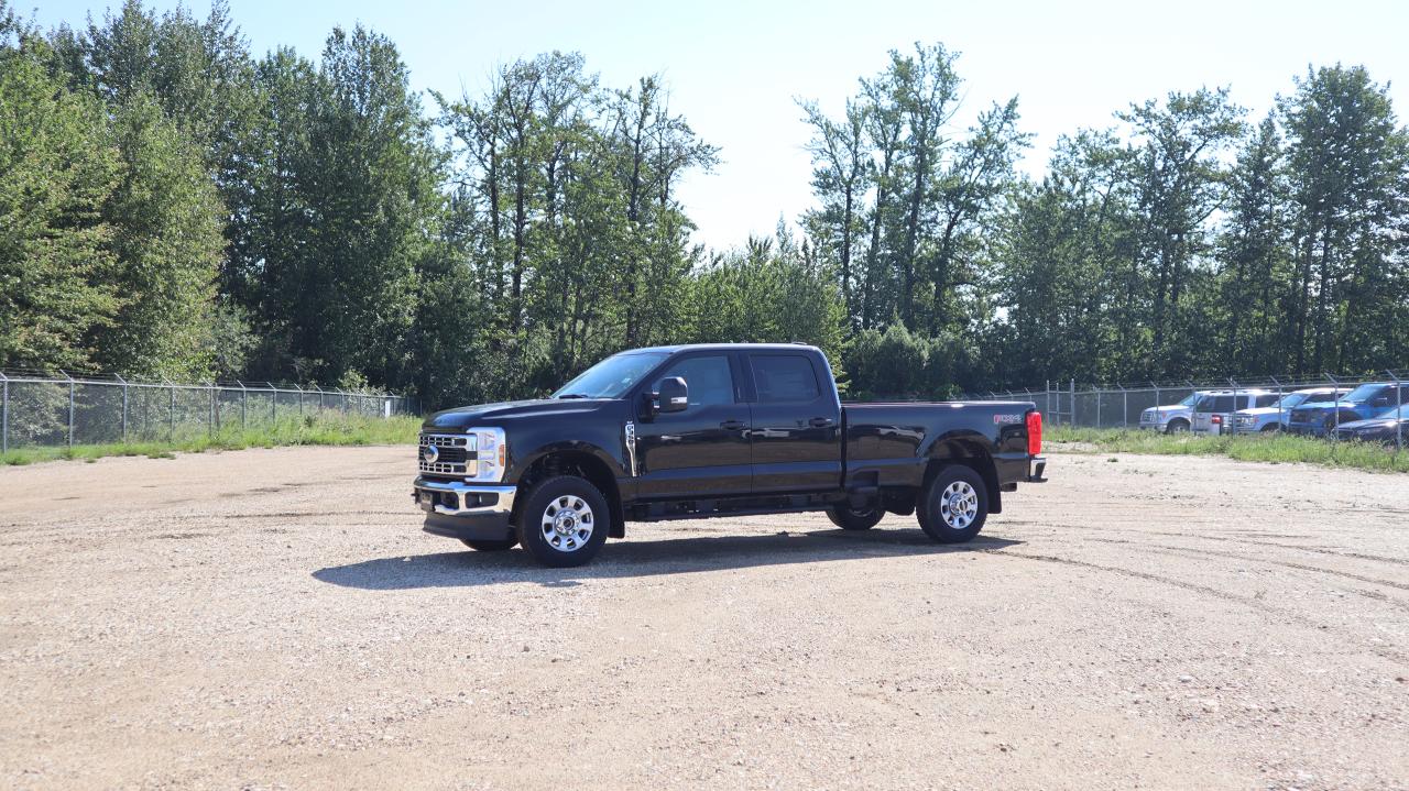 2025 Ford F-350 Super Duty SRW Lariat Photo0