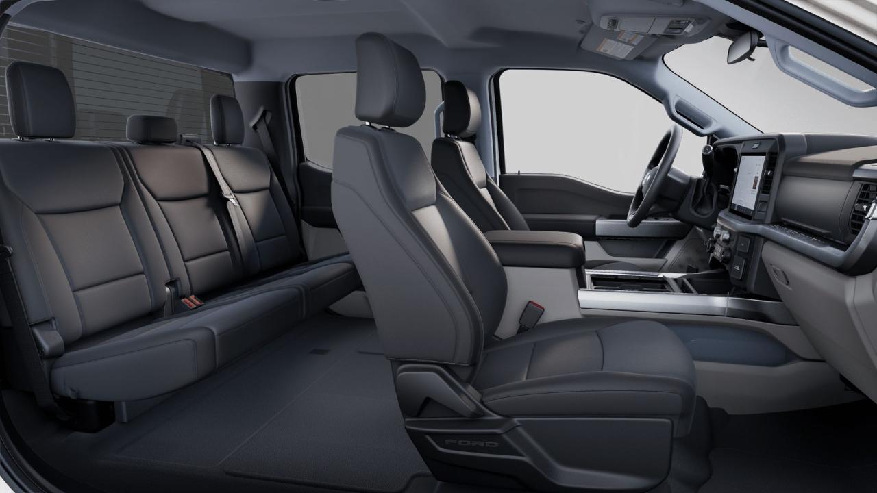 2025 Ford SUPERDUTY F-350® XLT 6.8' Box 613A Photo5