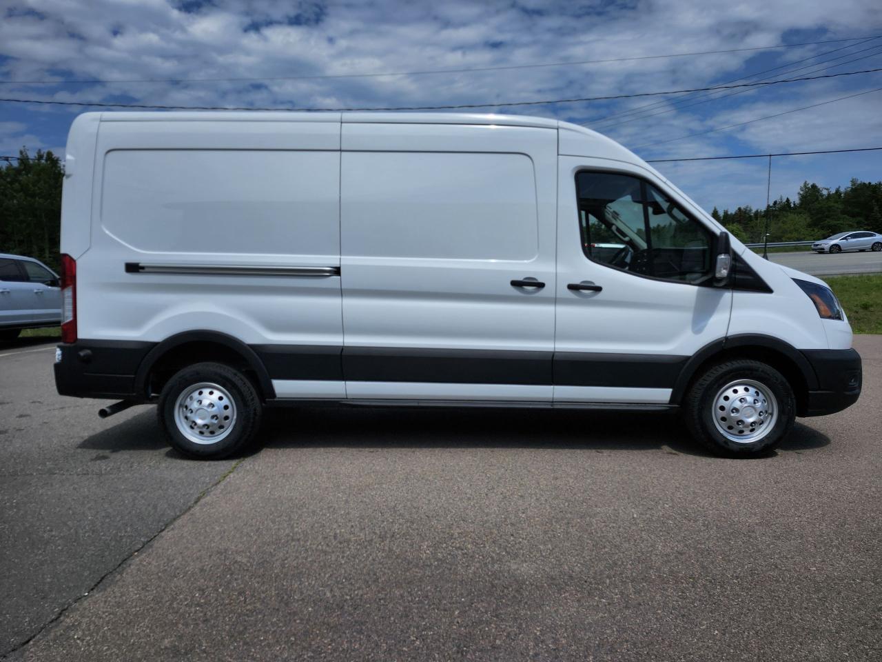 2025 Ford Transit Cargo Van T-250 148" MED RF 9070 GVWR RWD Photo3