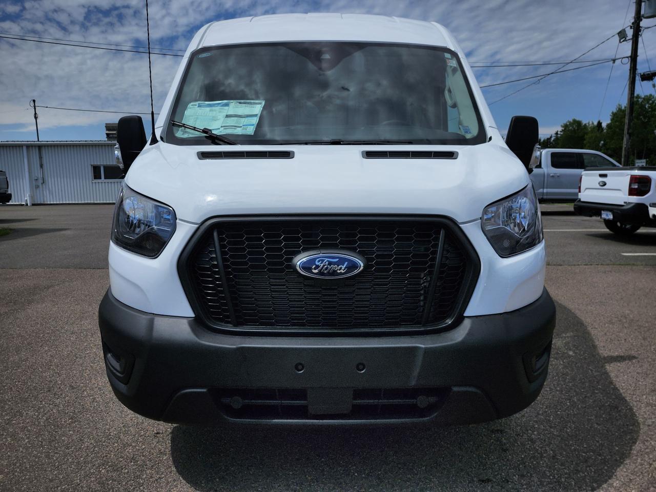 2025 Ford Transit Cargo Van T-250 148" MED RF 9070 GVWR RWD Photo1