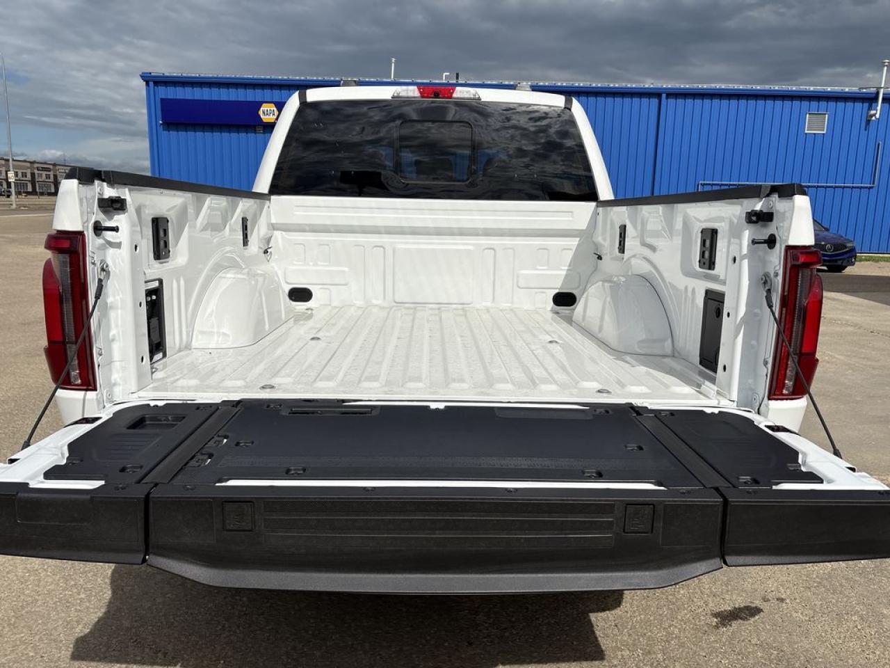 2025 Ford F-150 PLATINUM 5.5' Box 703A Photo5