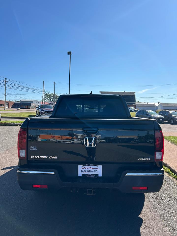 2019 Honda Ridgeline SPORT - Photo #4