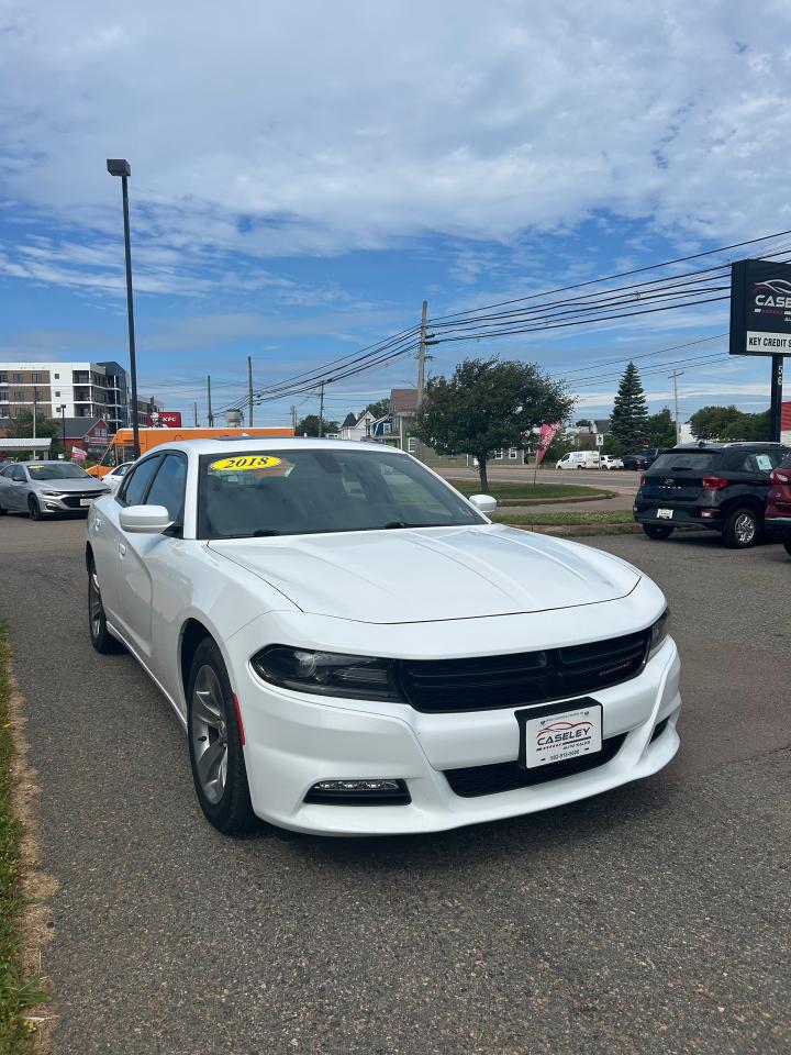 2018 Dodge Charger SXT Plus Photo2