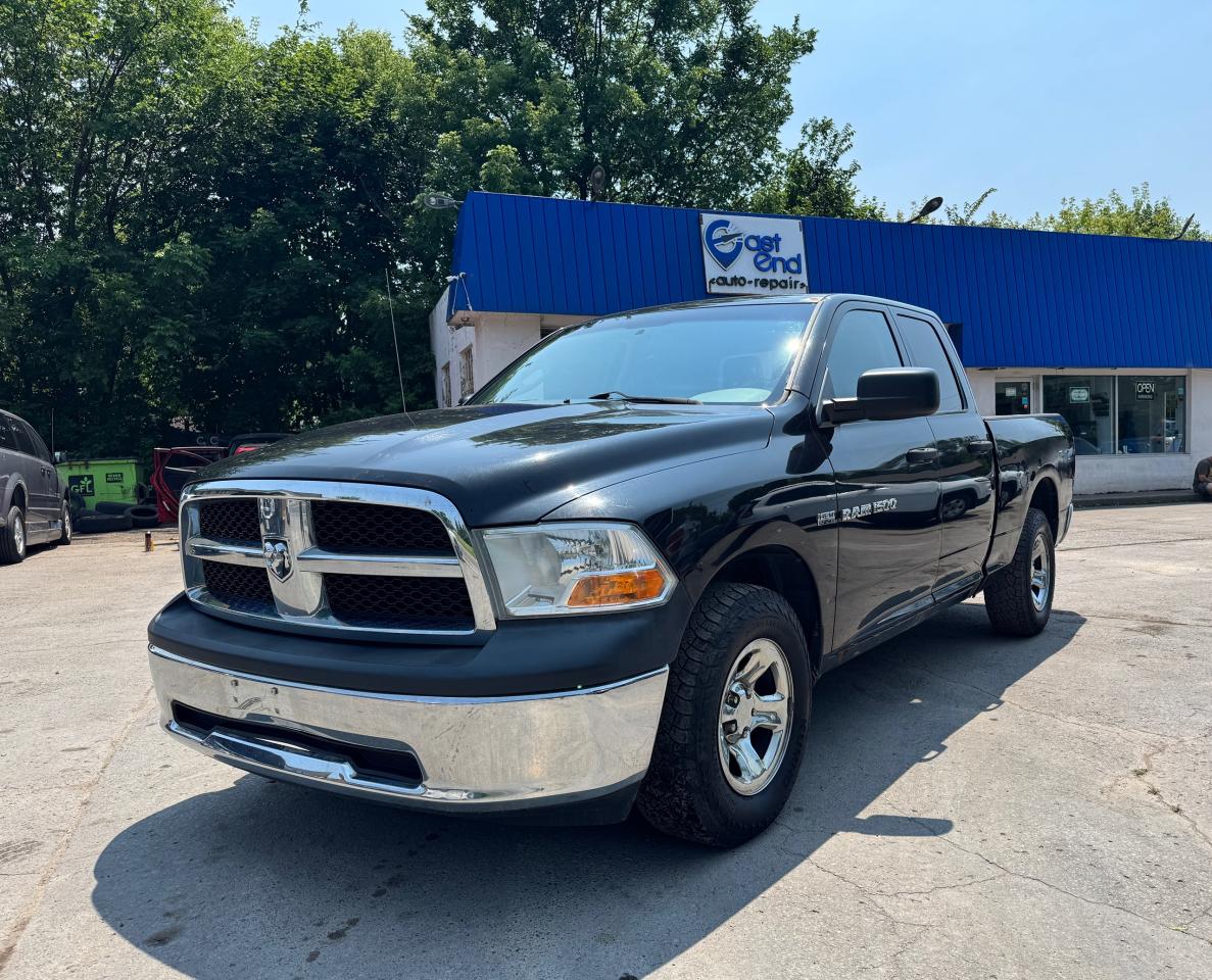 2011 RAM 1500 4WD QUAD CAB 140.5" ST - Photo #3