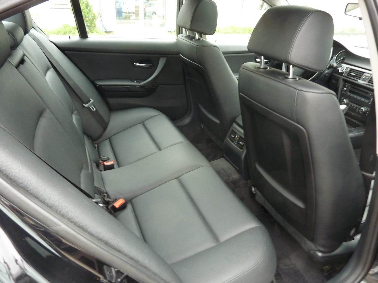 2011 BMW 328 328i xDrive Classic Edition - Photo #11