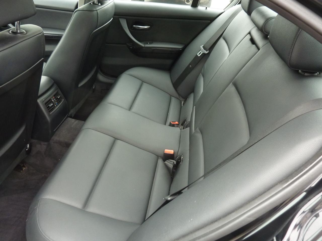 2011 BMW 328 328i xDrive Classic Edition - Photo #9