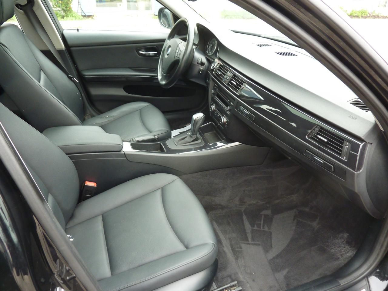 2011 BMW 328 328i xDrive Classic Edition - Photo #12