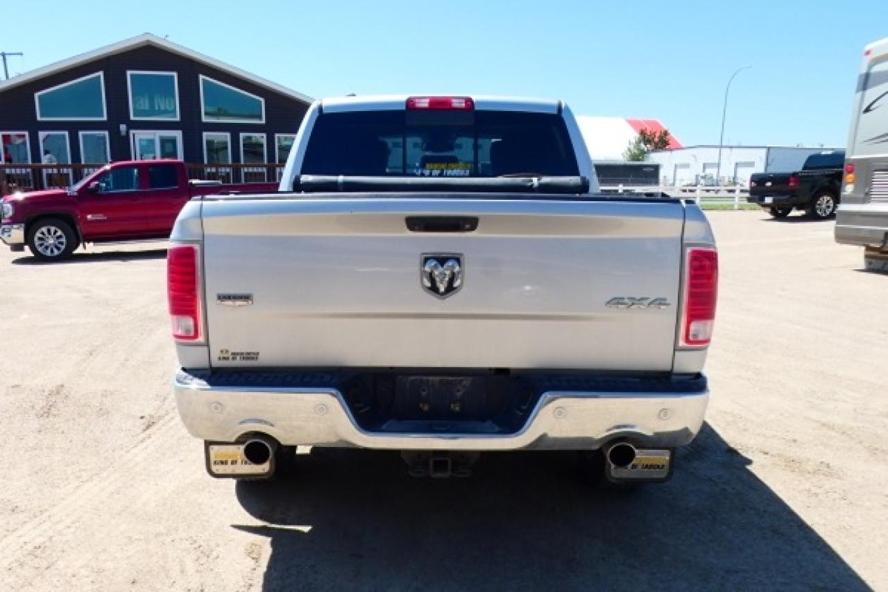 2017 Dodge Ram 1500 Laramie Crew 5.7L HEMI w/H&C L, S/R, NAV, BUC - Photo #7
