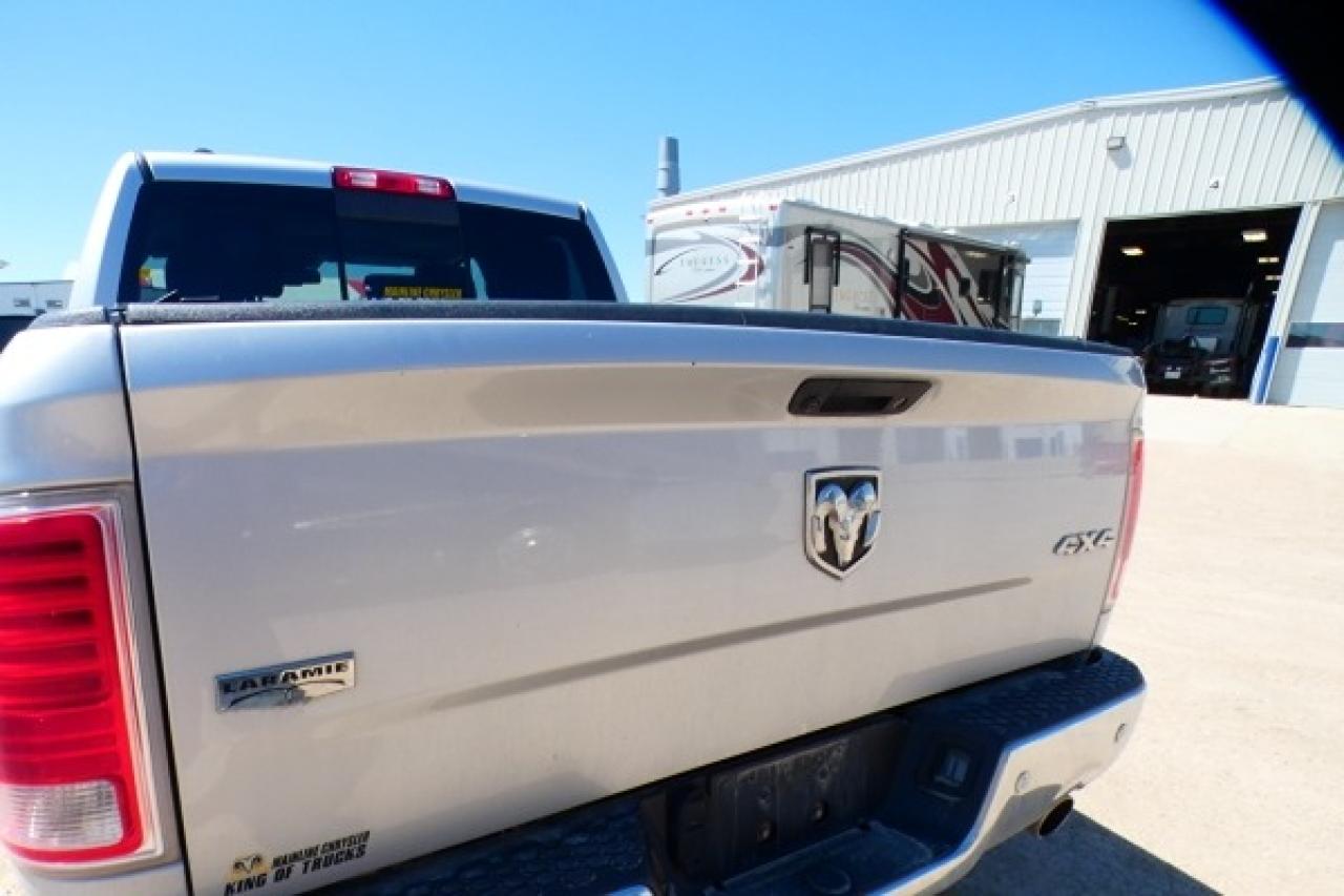 2017 Dodge Ram 1500 Laramie Crew 5.7L HEMI w/H&C L, S/R, NAV, BUC - Photo #39