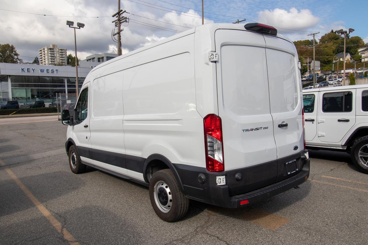 2020 Ford Transit T-250 Photo5