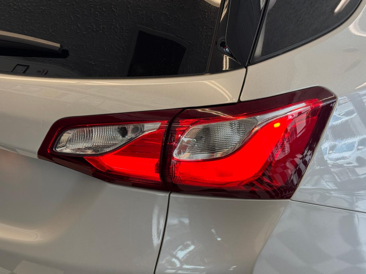 2018 Chevrolet Equinox Premier+New Tires+Wheels+Roof+LaneKeep+CLEANCARFAX Photo67