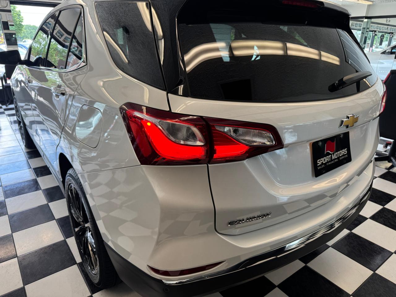 2018 Chevrolet Equinox Premier+New Tires+Wheels+Roof+LaneKeep+CLEANCARFAX Photo112