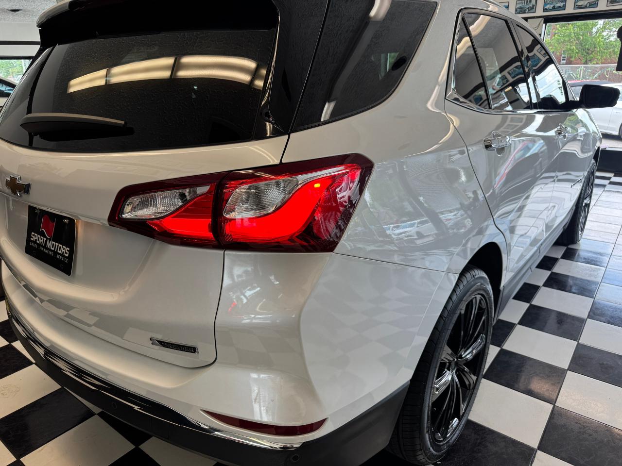2018 Chevrolet Equinox Premier+New Tires+Wheels+Roof+LaneKeep+CLEANCARFAX Photo113