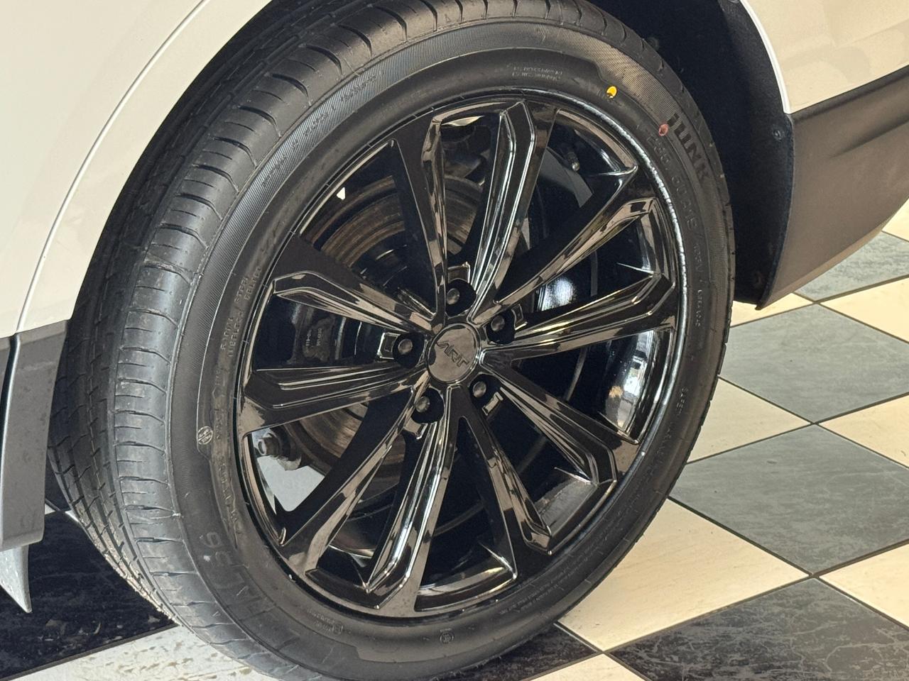 2018 Chevrolet Equinox Premier+New Tires+Wheels+Roof+LaneKeep+CLEANCARFAX - Photo #55
