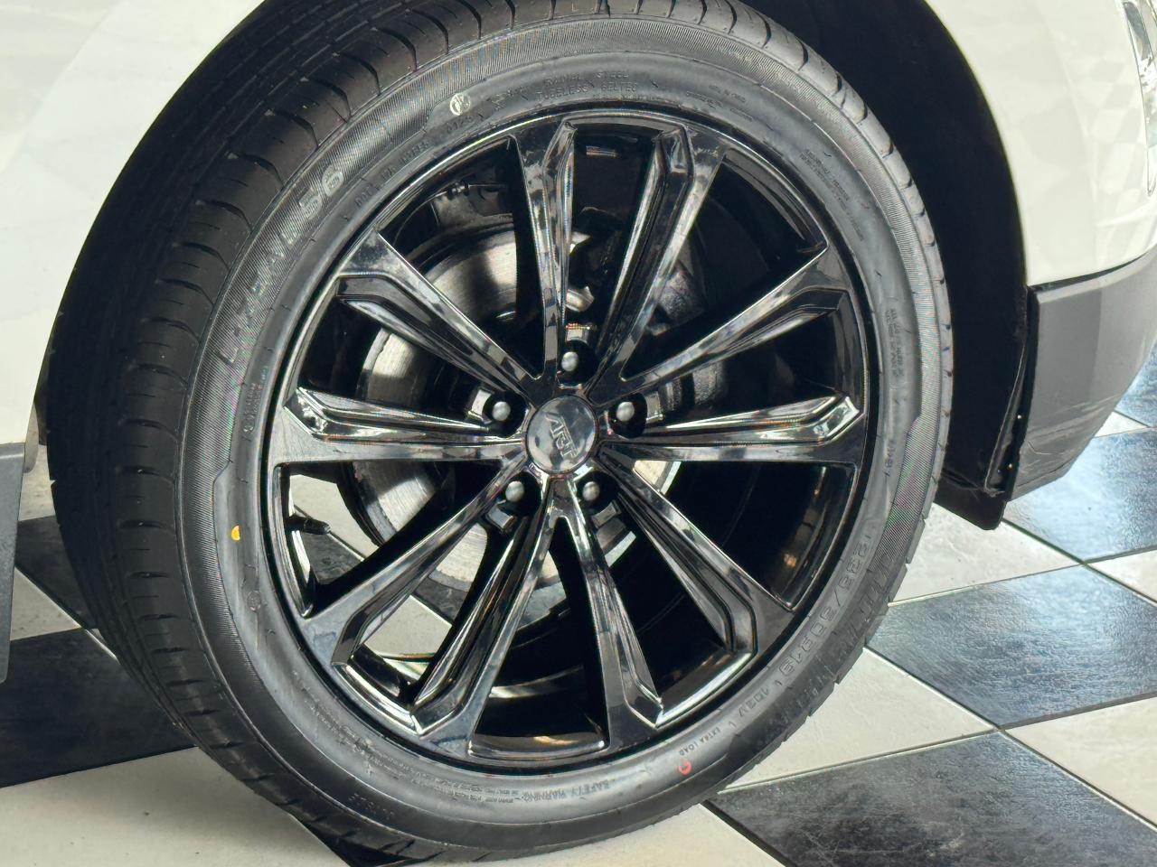 2018 Chevrolet Equinox Premier+New Tires+Wheels+Roof+LaneKeep+CLEANCARFAX - Photo #57