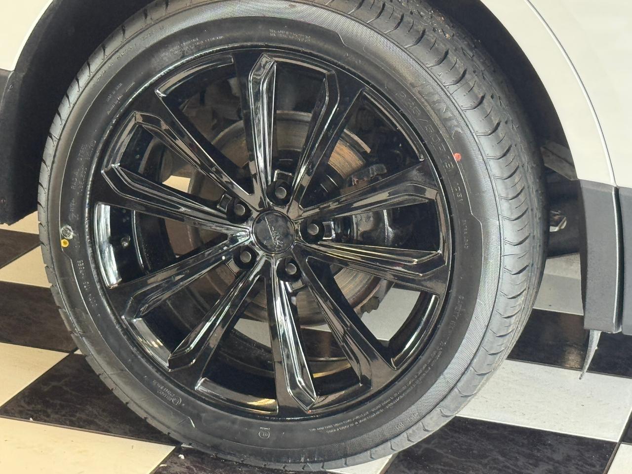 2018 Chevrolet Equinox Premier+New Tires+Wheels+Roof+LaneKeep+CLEANCARFAX Photo56