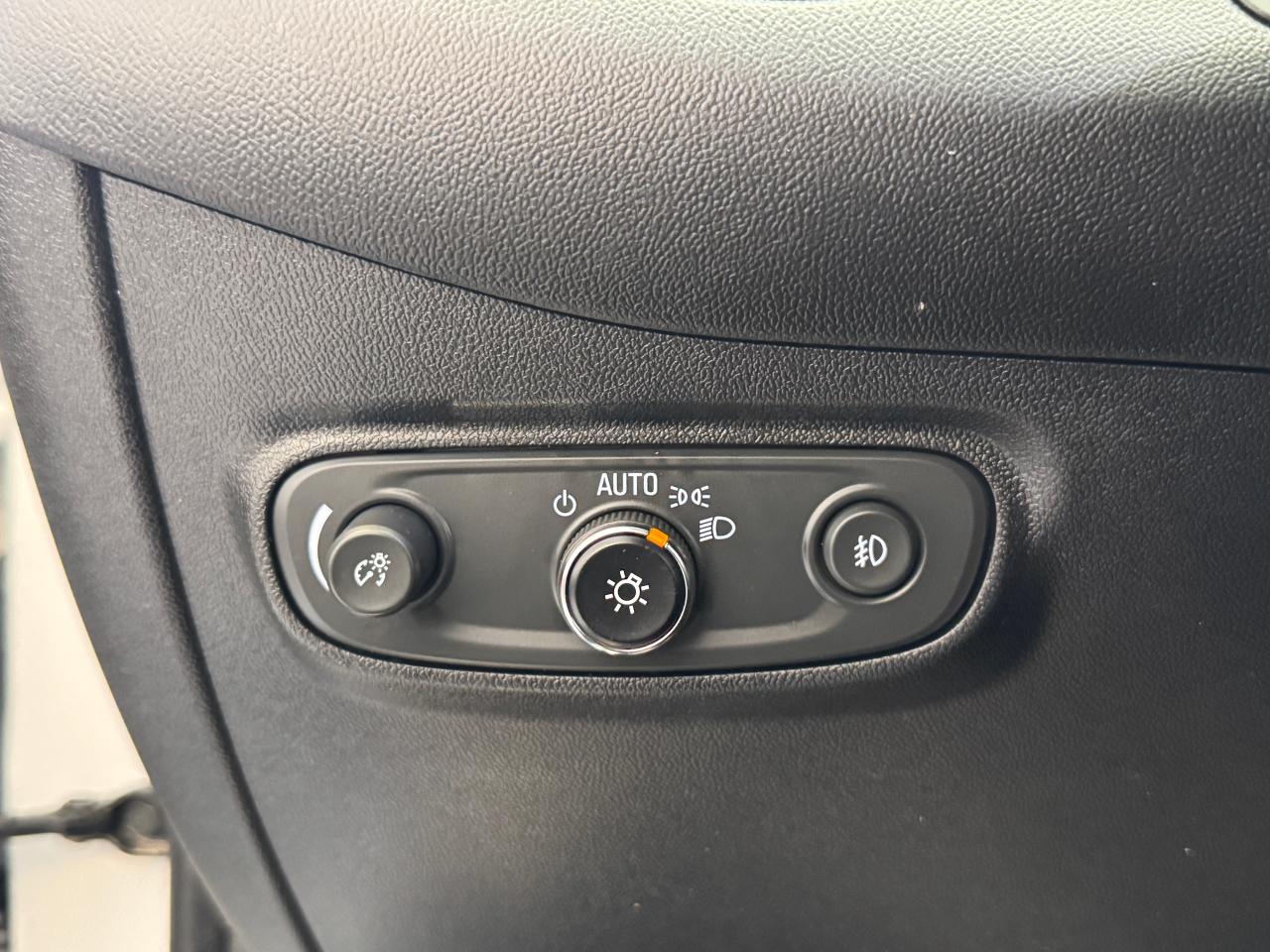 2018 Chevrolet Equinox Premier+New Tires+Wheels+Roof+LaneKeep+CLEANCARFAX Photo52
