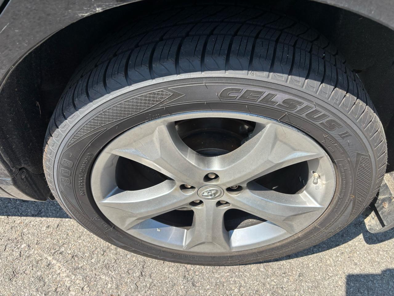 2009 Toyota Venza XLE, Leather, Panoramic Sunroof, New Tires - Photo #19